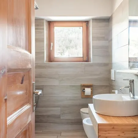 Lejlighed Exceptional In 65 M² With Parking Included