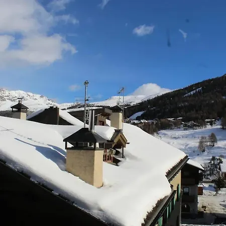Exceptional In 65 M² With Parking Included Daire Livigno